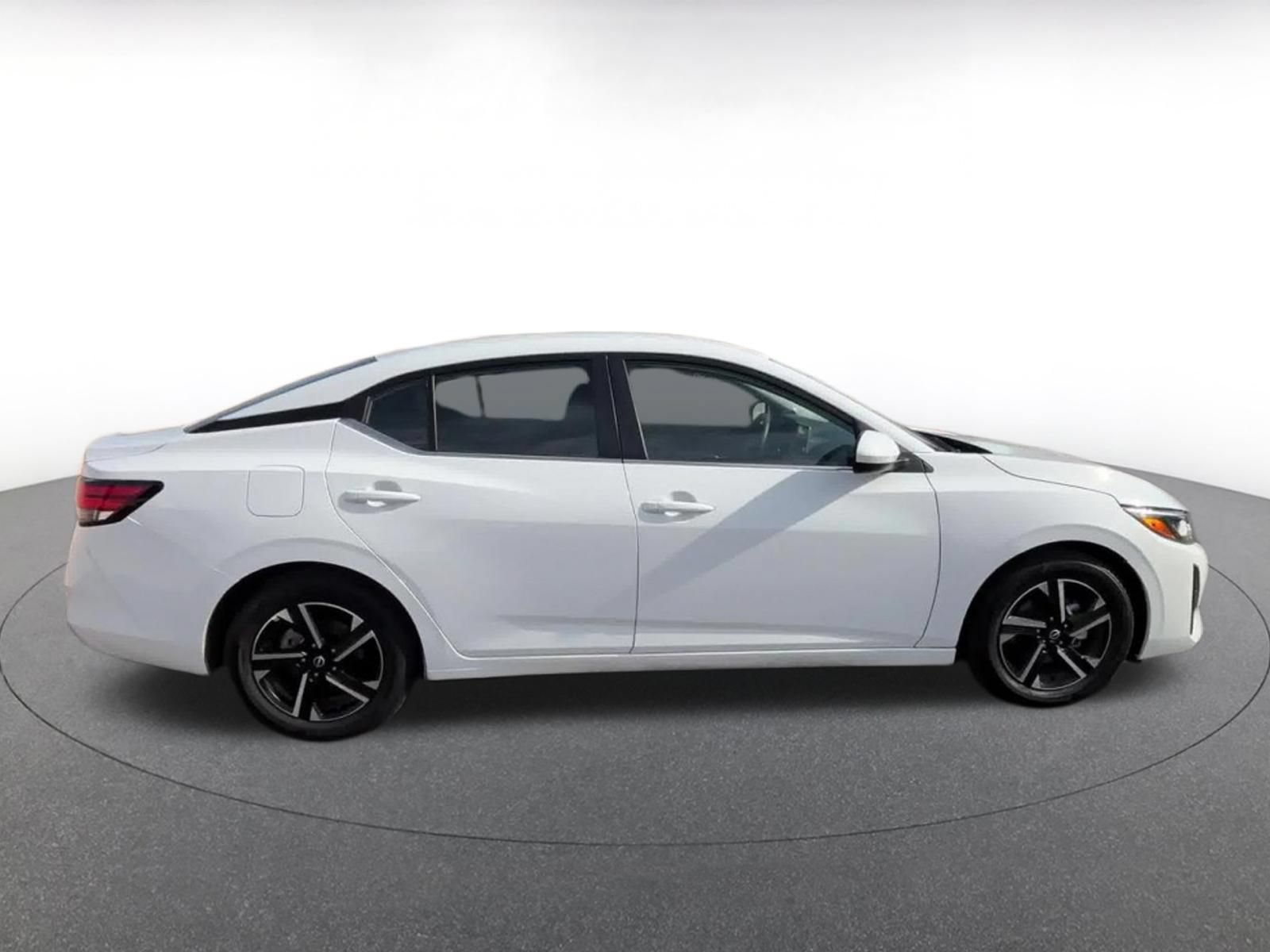 Used 2025 Nissan Sentra SV FWD image 13