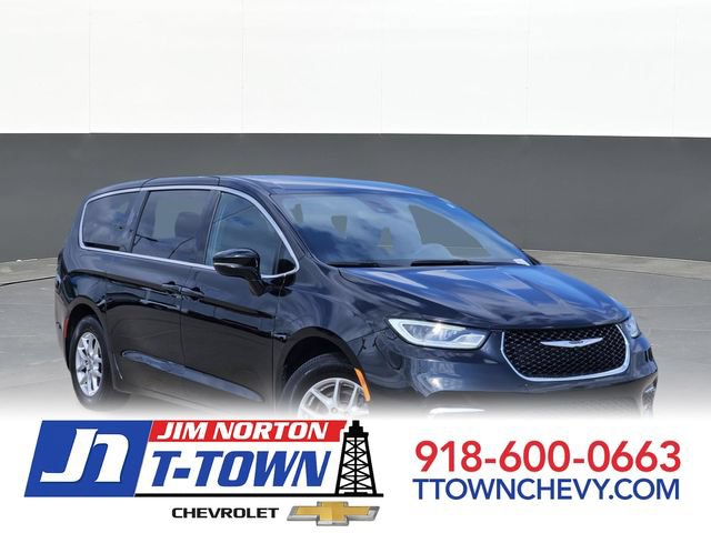 Used 2024 Chrysler Pacifica Touring