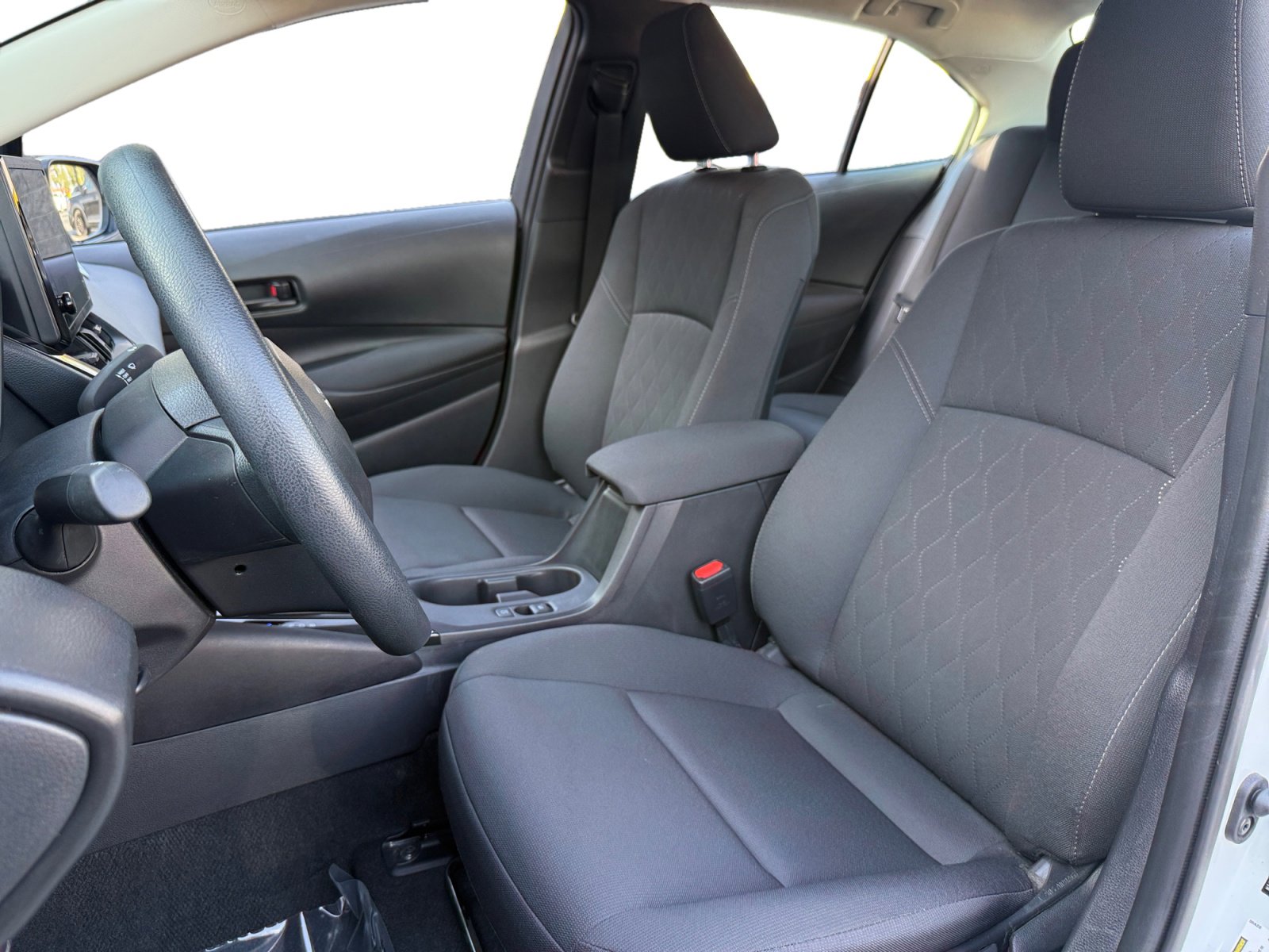 Used 2025 Toyota Corolla LE image 9