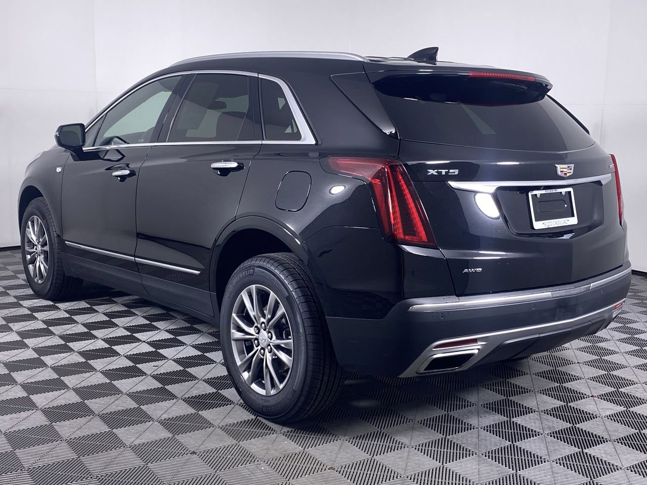 Certified 2022 Cadillac XT5 Premium Luxury AWD/4WD image 36