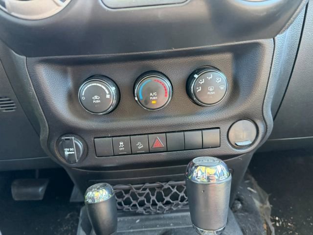 Used 2017 Jeep Wrangler Unlimited Sport w/ Connectivity Group AWD/4WD image 15