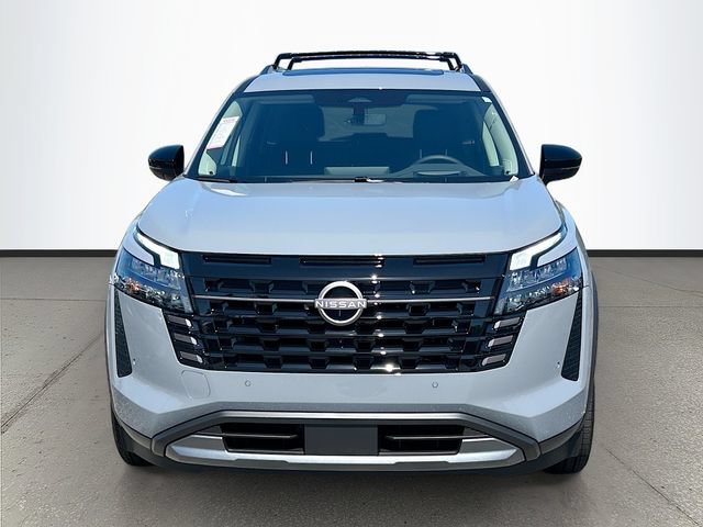 New 2026 Nissan Pathfinder Platinum w/ Accent Package FWD image 2