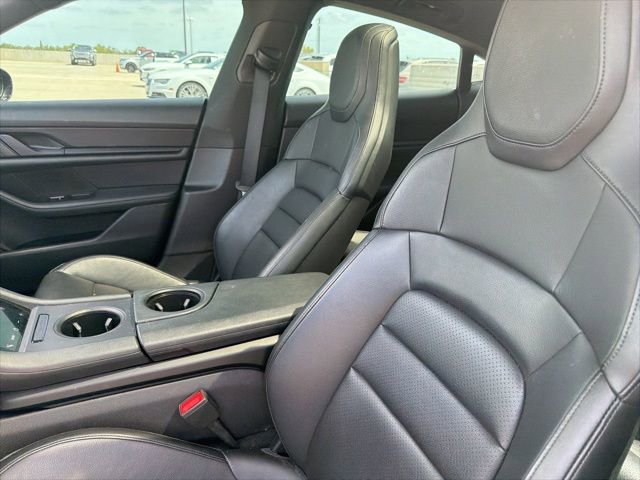 Used 2022 Porsche Taycan image 15