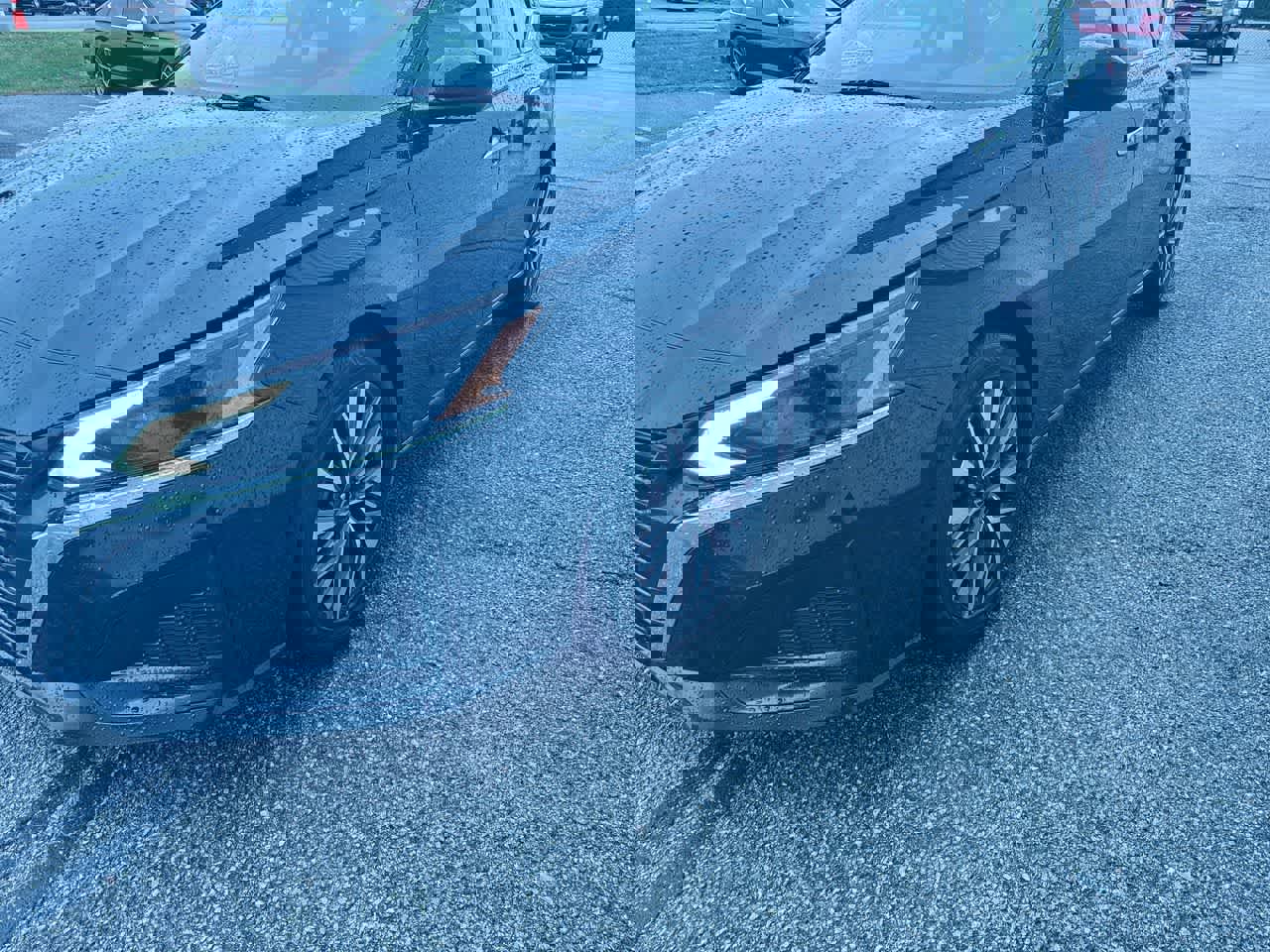Used 2023 Nissan Altima 2.5 SV image 4