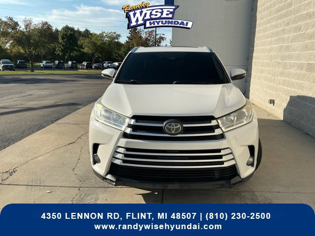 Used 2019 Toyota Highlander XLE FWD image 6