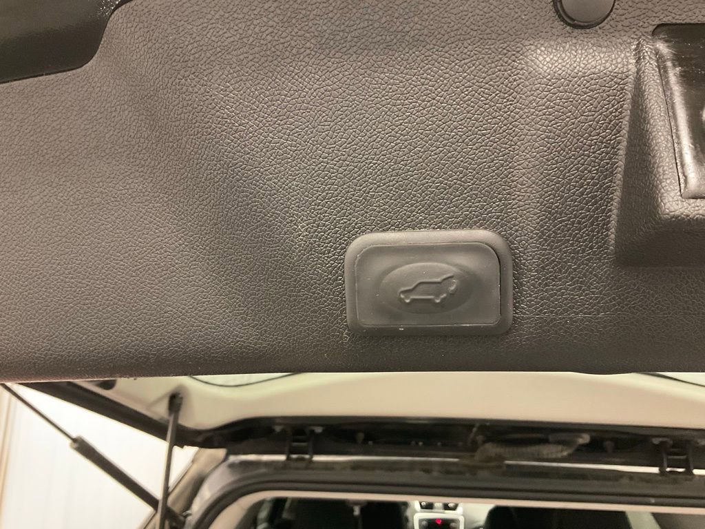 Used 2014 GMC Acadia SLE image 28