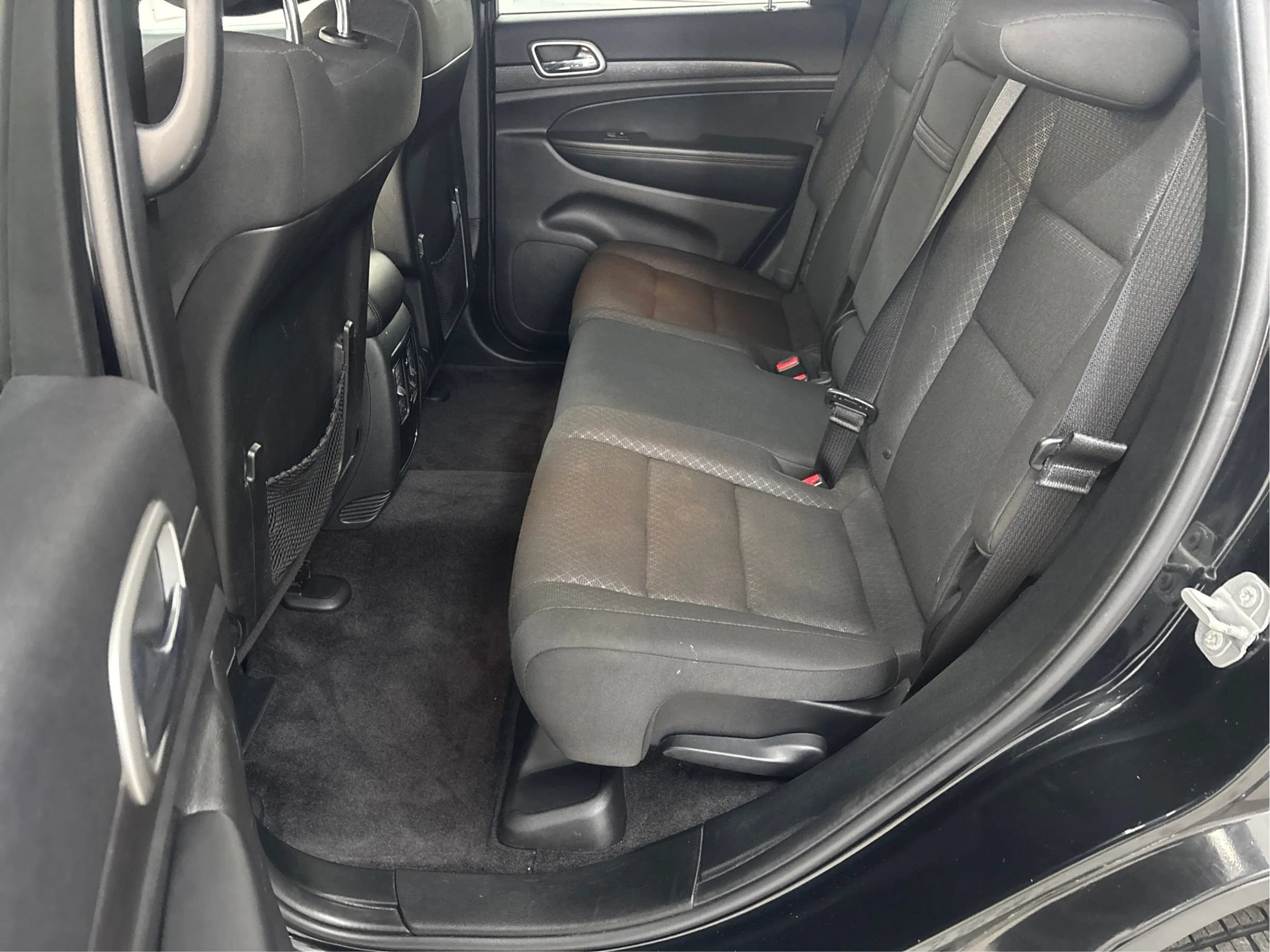 Used 2018 Jeep Grand Cherokee Laredo AWD/4WD image 14