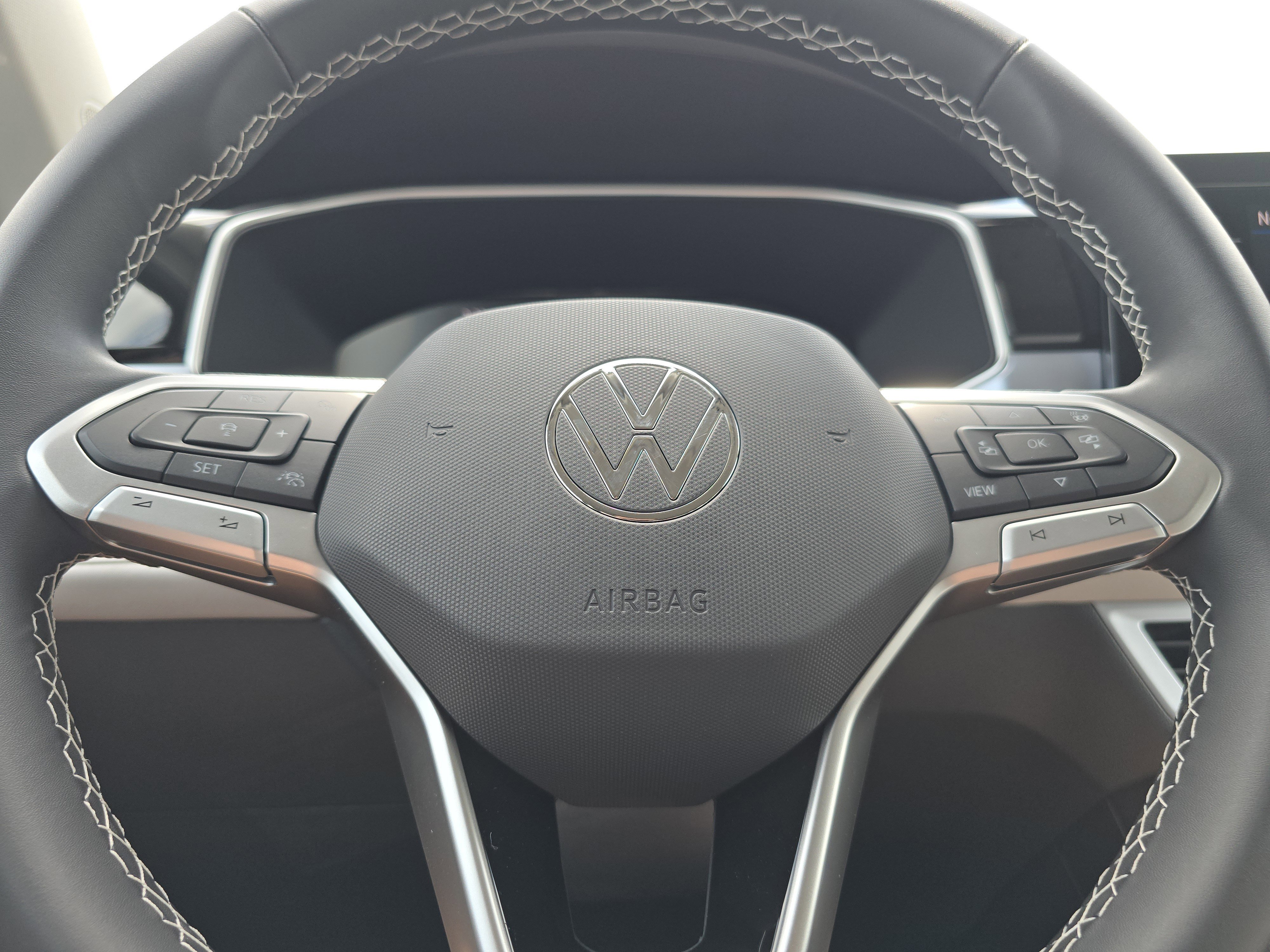 New 2025 Volkswagen Taos SE image 23