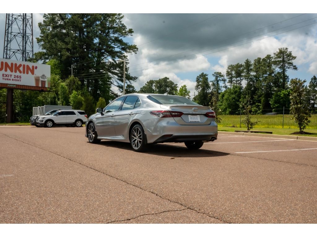 Used 2023 Toyota Camry XLE FWD image 7