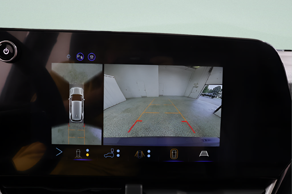 New 2027 Chevrolet Equinox LT w/ Convenience Package II FWD image 11