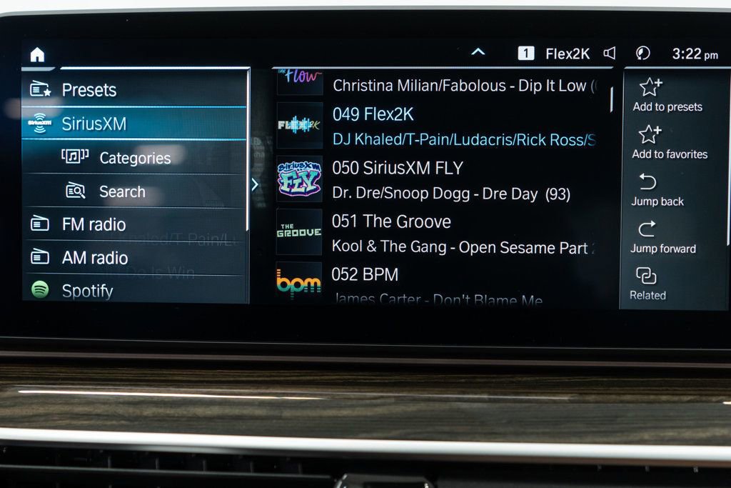 Used 2022 BMW 530i xDrive w/ Premium Package image 28