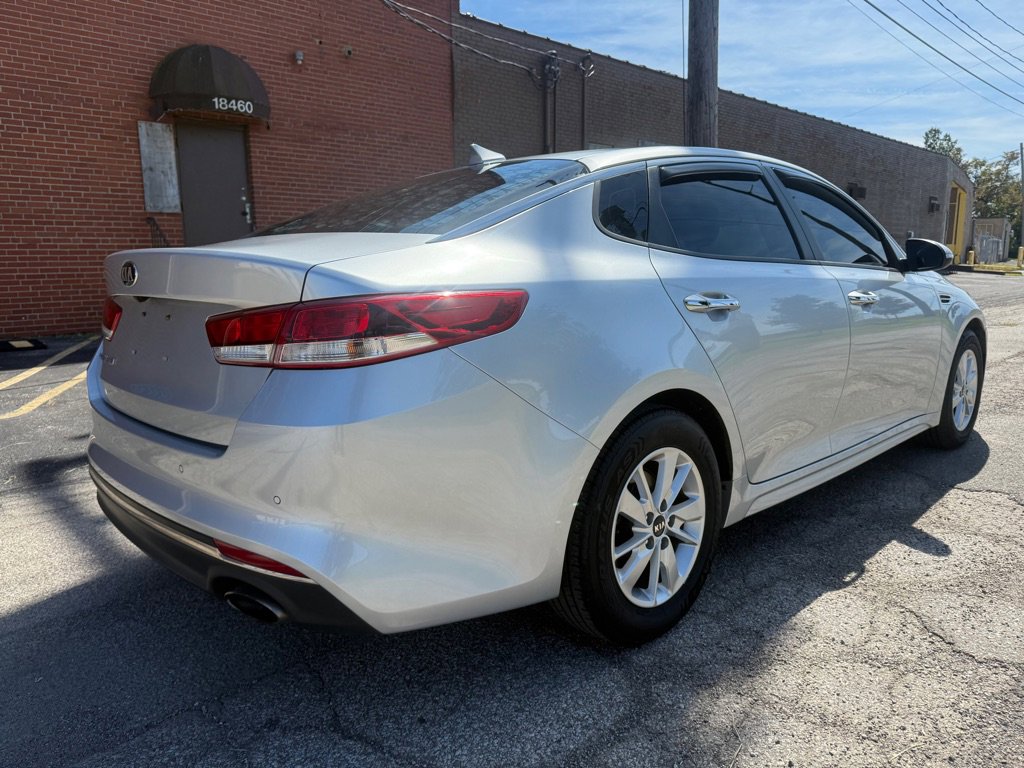 Used 2018 Kia Optima LX image 3