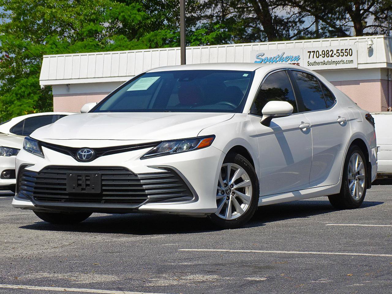 Used 2023 Toyota Camry LE FWD image 4