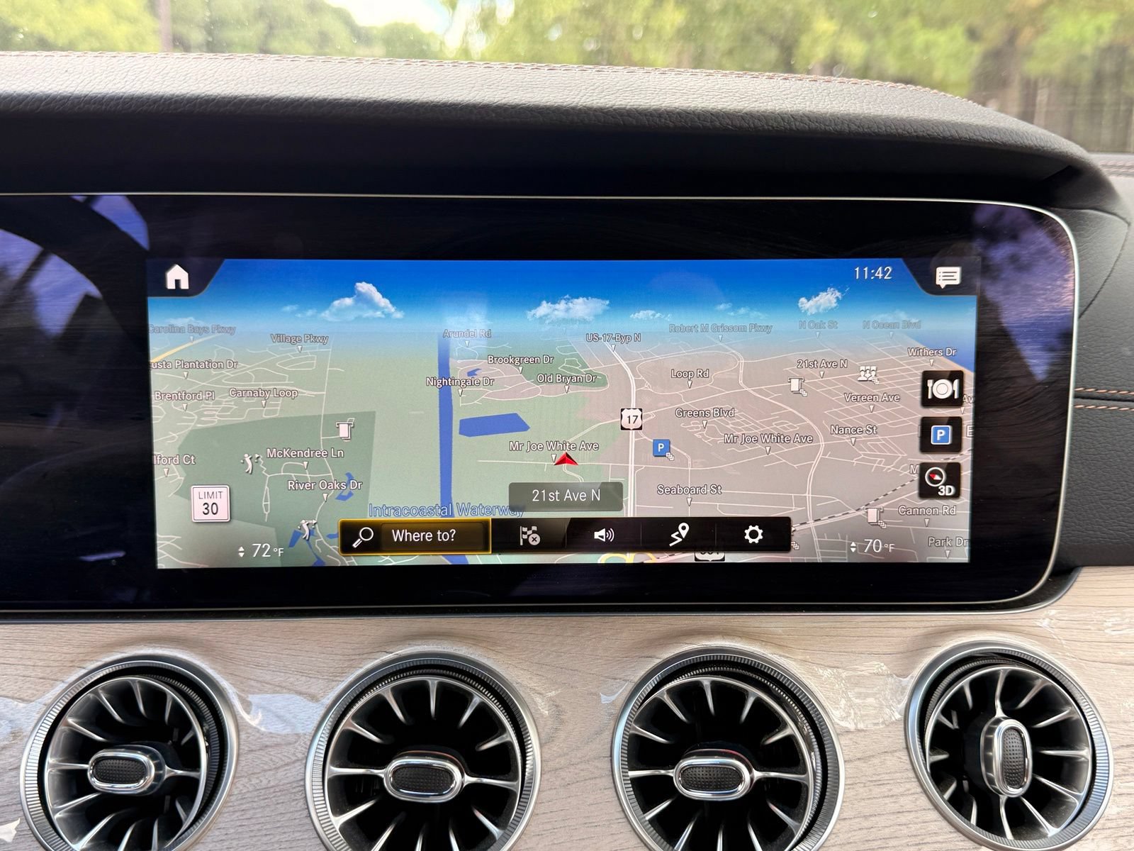 Used 2023 Mercedes-Benz E 450 Cabriolet image 2