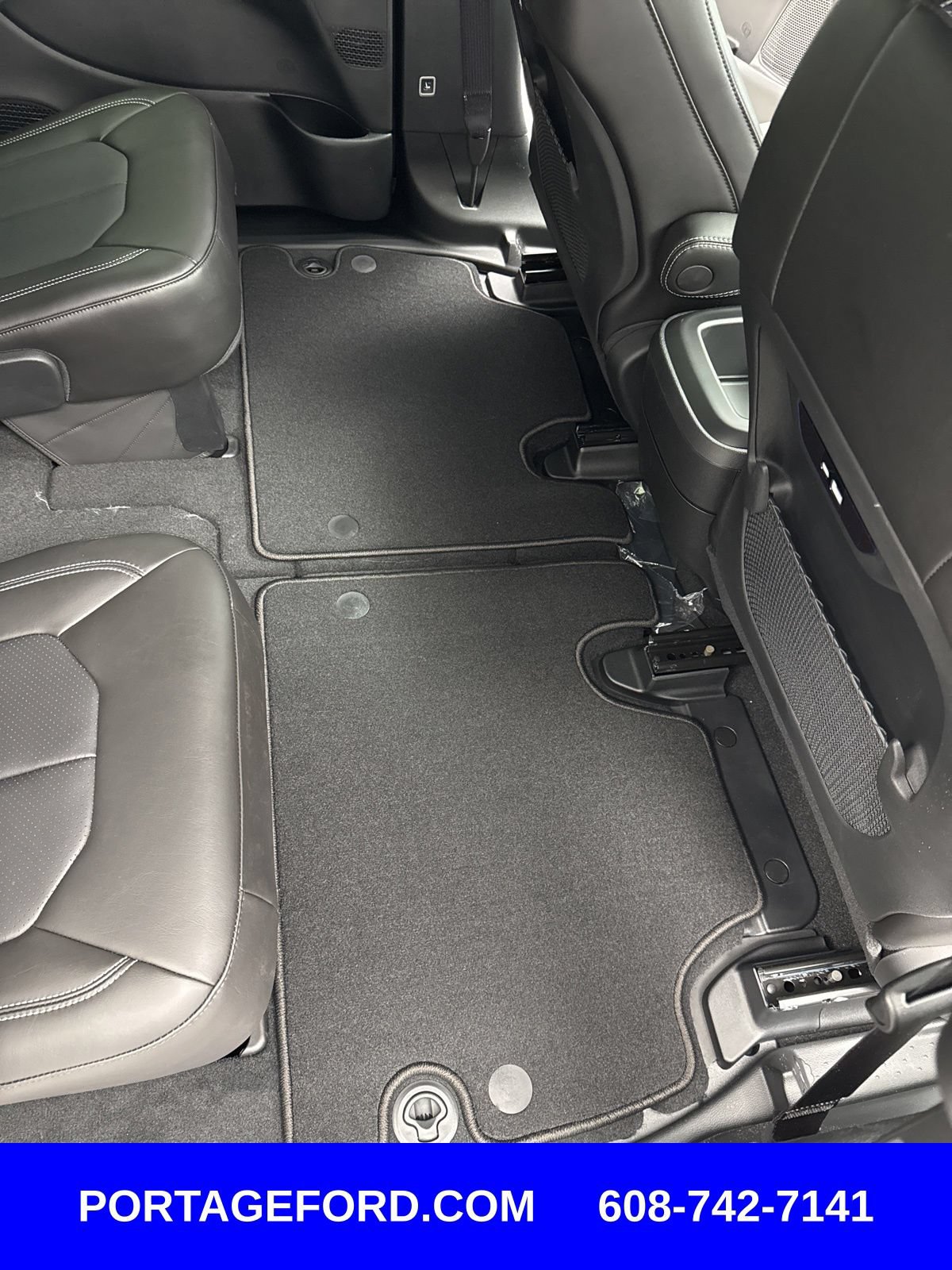 New 2026 Chrysler Pacifica Select w/ S Appearance Package FWD image 31