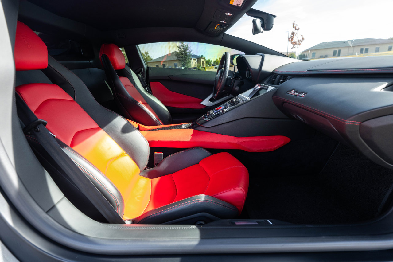 Used 2014 Lamborghini Aventador LP 700-4 image 33