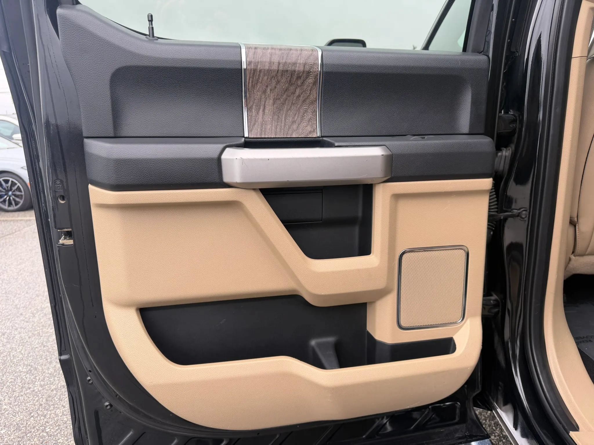 Used 2019 Ford F250 Lariat w/ Lariat Ultimate Package AWD/4WD image 10