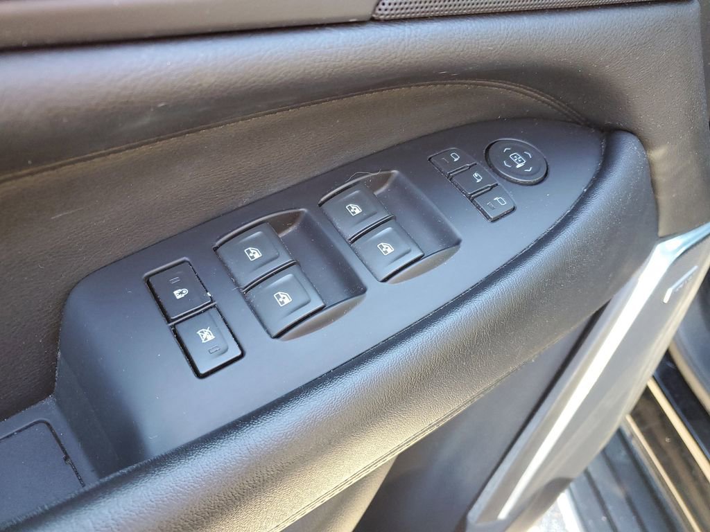 Used 2018 Cadillac Escalade Luxury w/ LPO, Radiant Package AWD/4WD image 23