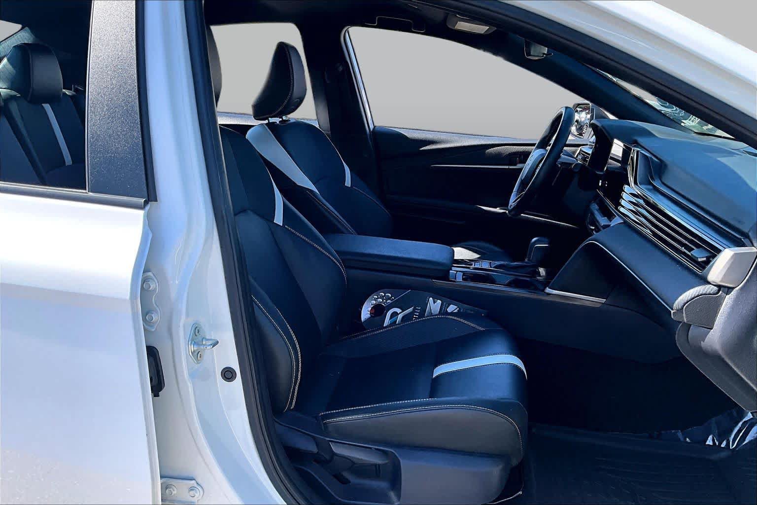 Certified 2025 Toyota Camry SE FWD image 8
