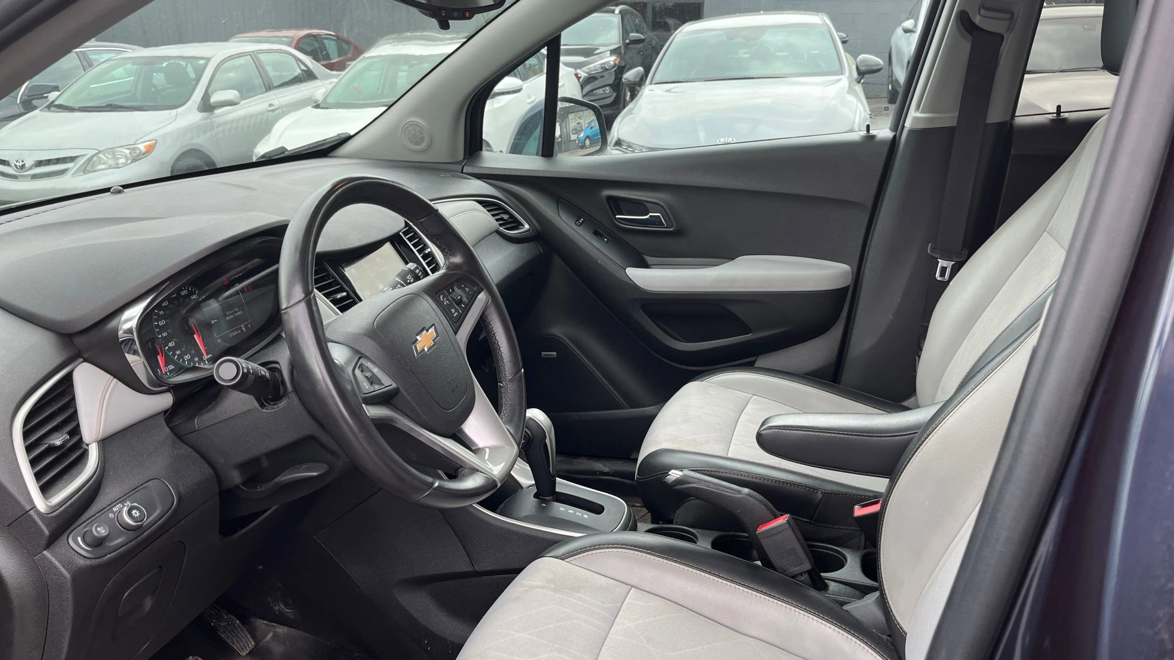 Used 2018 Chevrolet Trax LT w/ Sun & Sound Package image 15