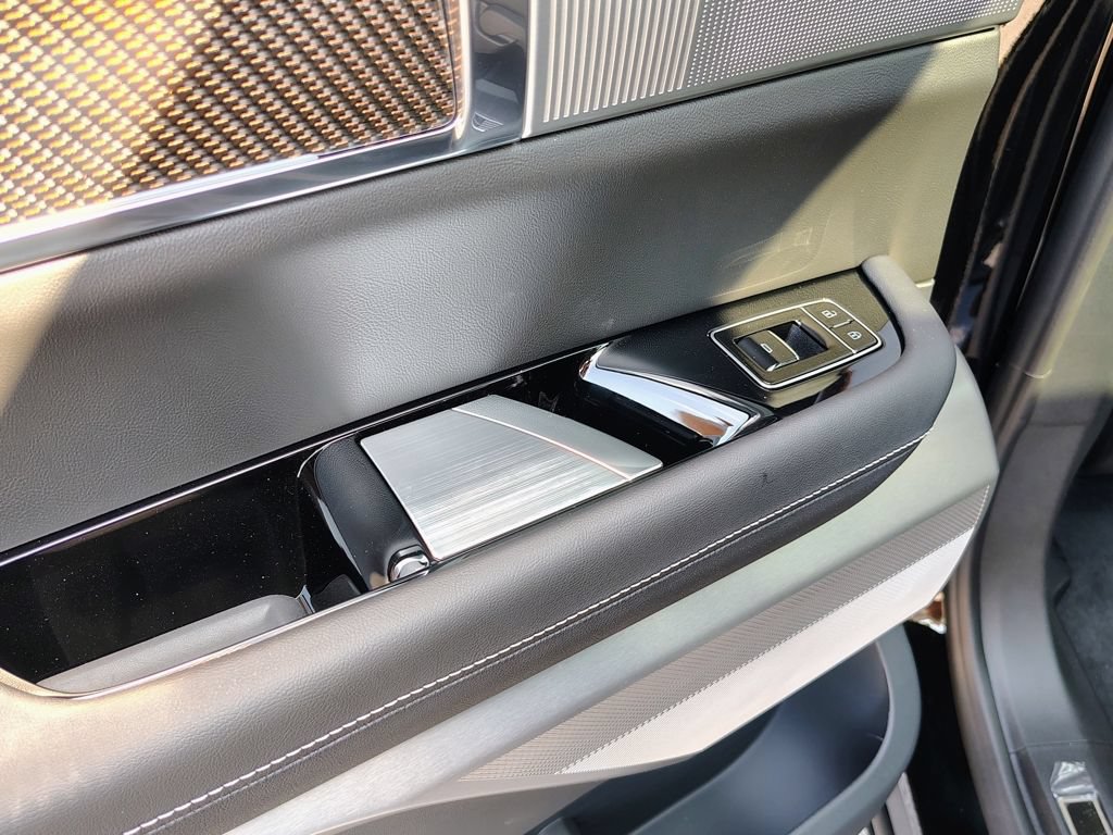 New 2027 Cadillac Vistiq Premium Luxury w/ LPO, Floor Liner Package AWD/4WD image 37