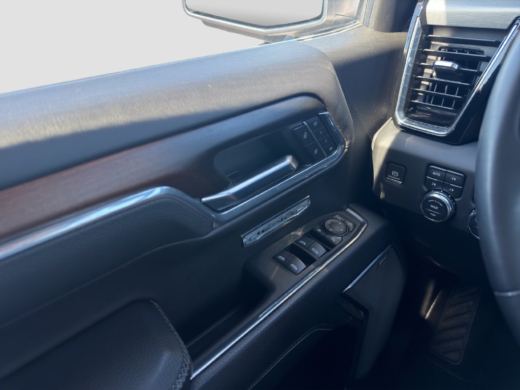 Used 2024 GMC Sierra 1500 Denali w/ Technology Package AWD/4WD image 26