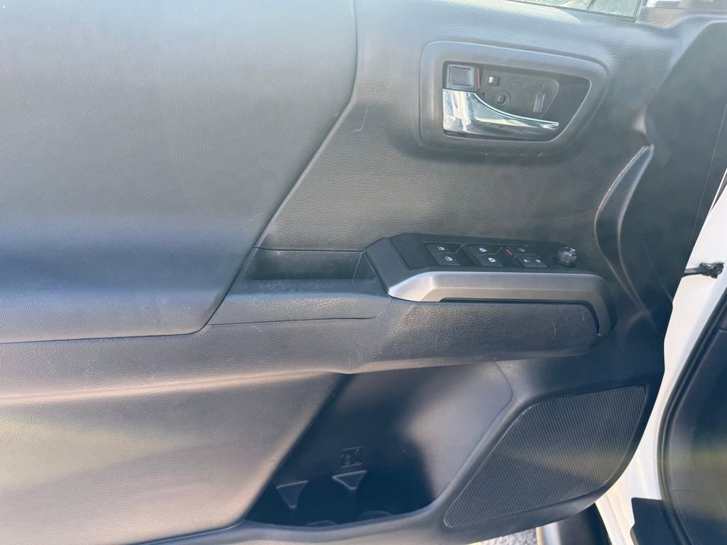 Used 2020 Toyota Tacoma TRD Sport w/ Technology Package AWD/4WD image 20