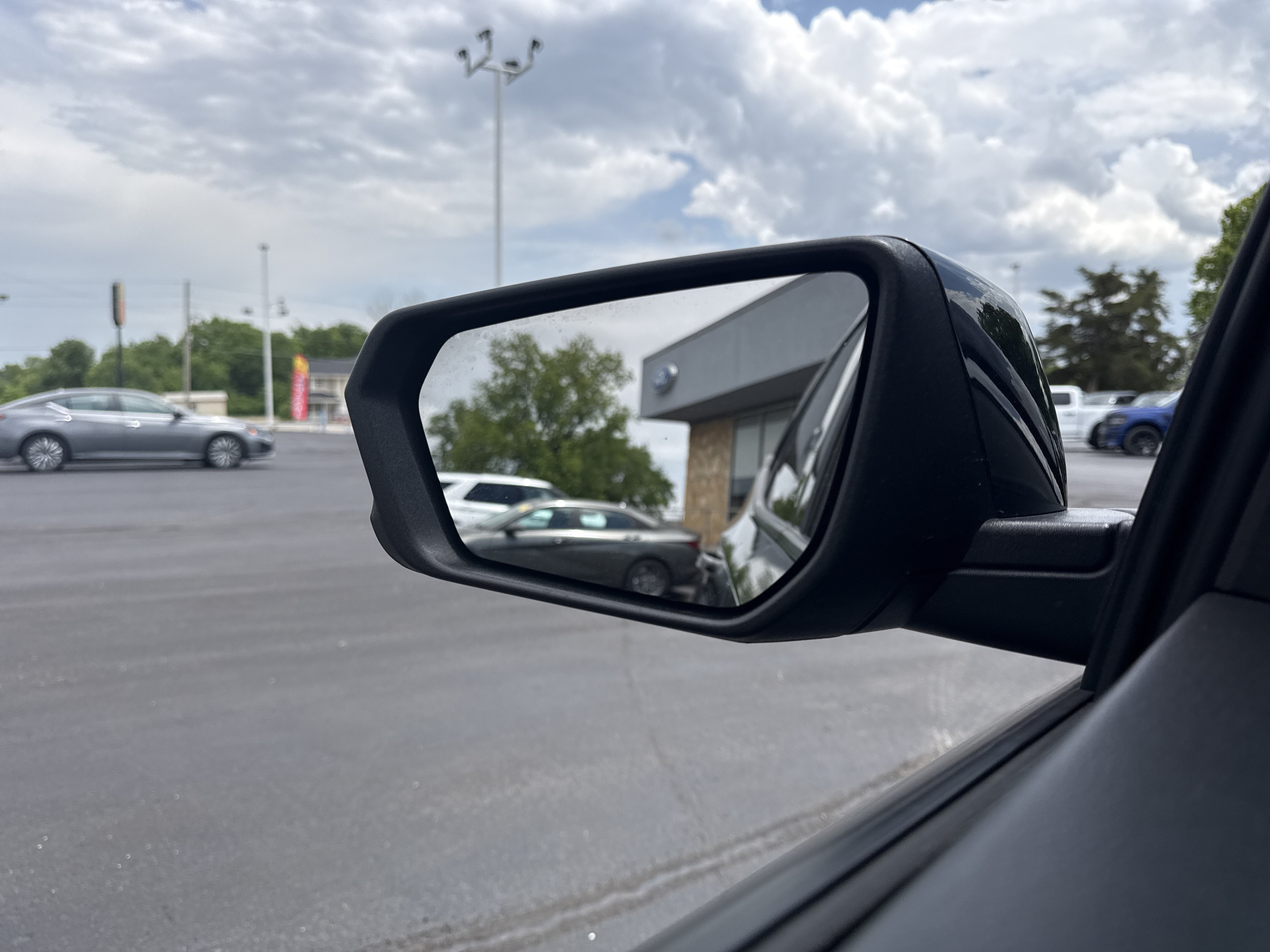 Used 2024 GMC Terrain SLT FWD image 26