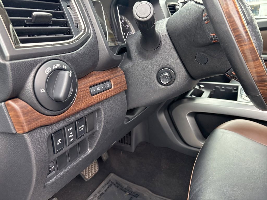 Used 2018 Nissan Titan Platinum Reserve w/ Platinum Utility Package AWD/4WD image 16