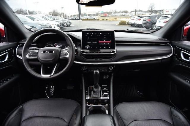 Used 2023 Jeep Compass Limited image 7