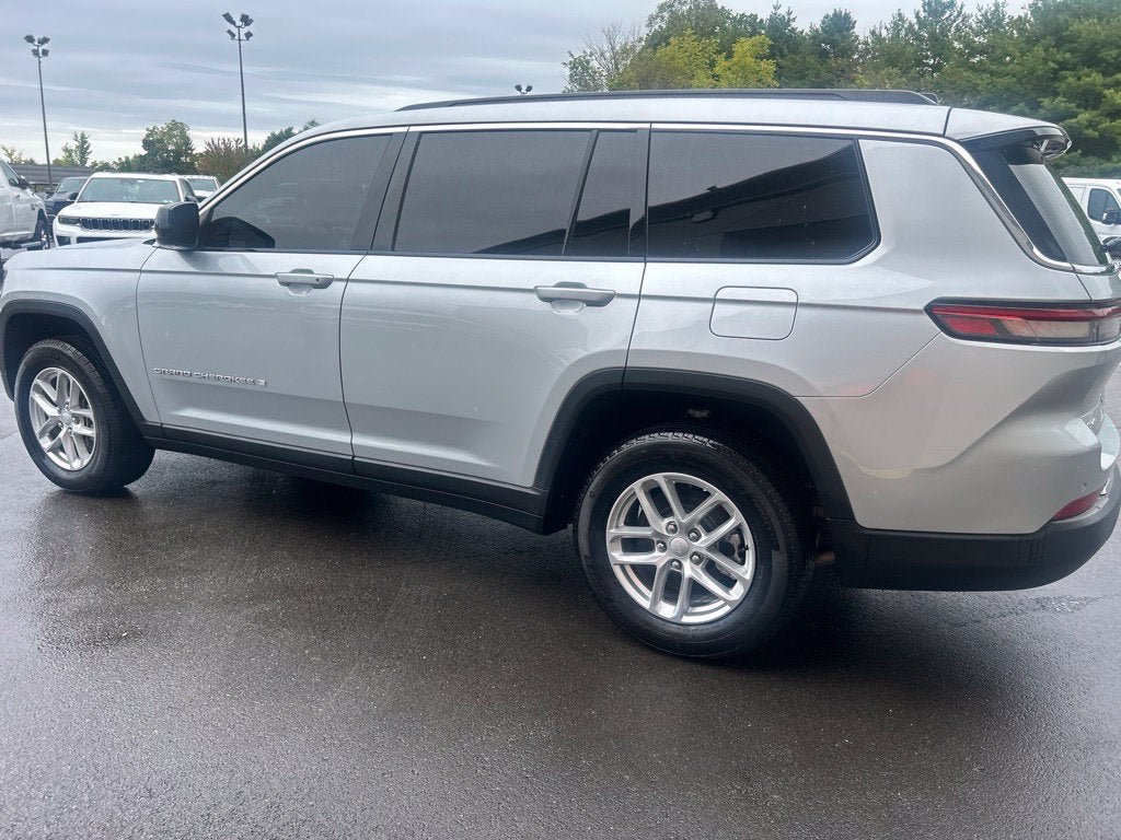 Used 2025 Jeep Grand Cherokee L Laredo w/ Trailer Tow Package AWD/4WD image 4