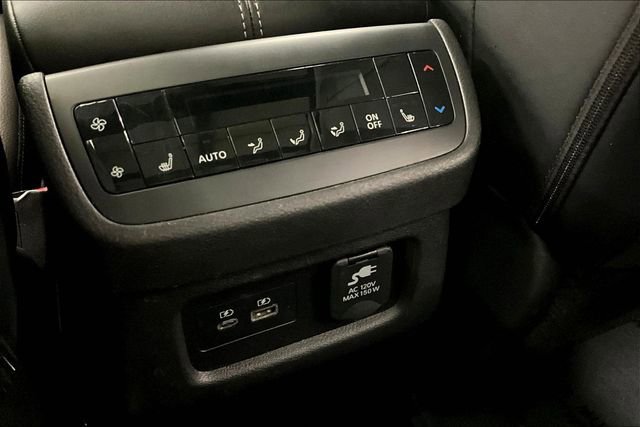 Used 2023 Nissan Pathfinder Platinum image 34