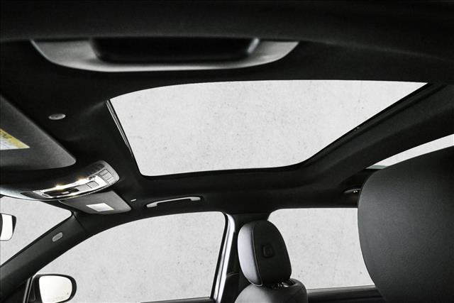 New 2026 Mercedes-Benz GLB 250 4MATIC image 17