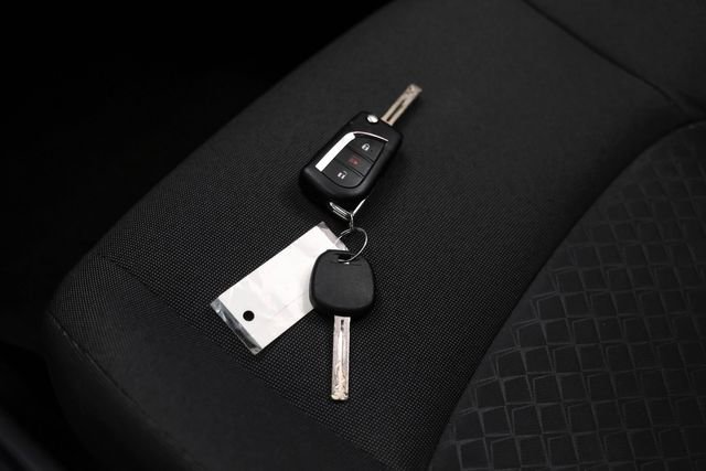 Used 2020 Toyota C-HR LE image 55