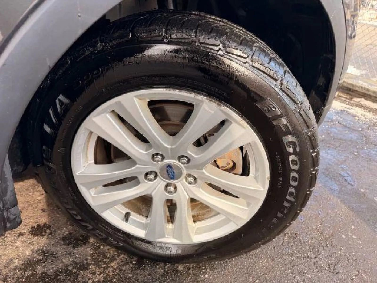 Used 2019 Ford Explorer XLT image 42