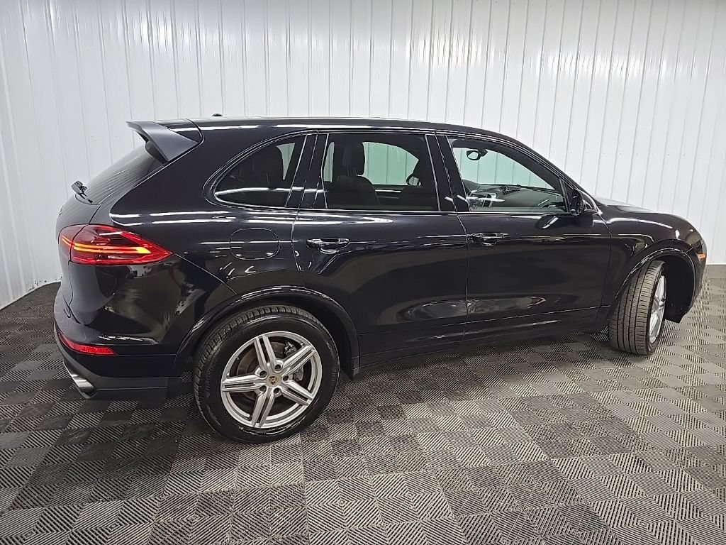 Used 2017 Porsche Cayenne Platinum Edition AWD/4WD image 3