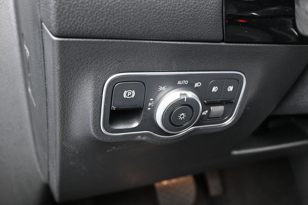 Used 2025 Mercedes-Benz GLA 250 image 13