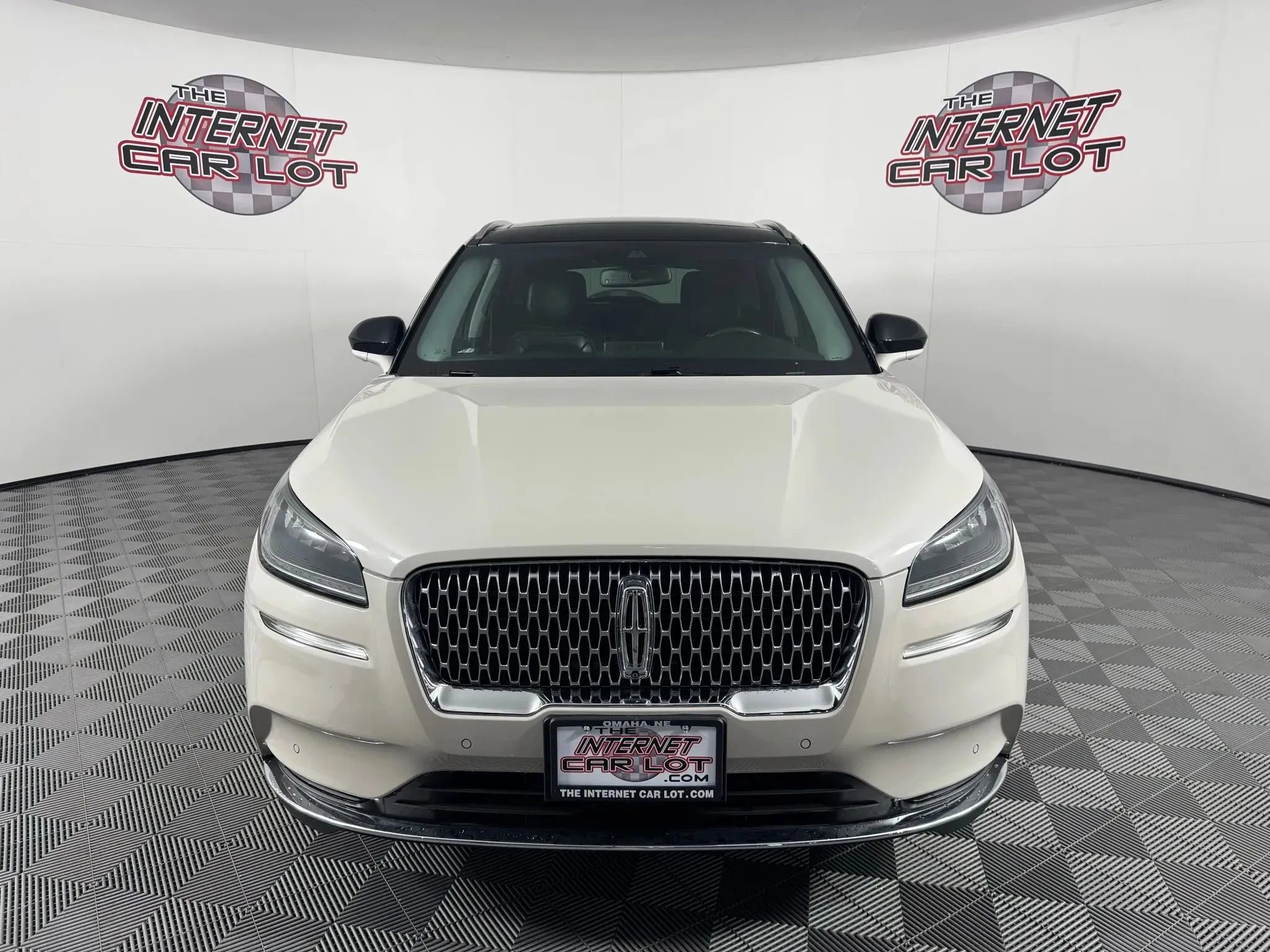 Used 2020 Lincoln Corsair AWD image 2