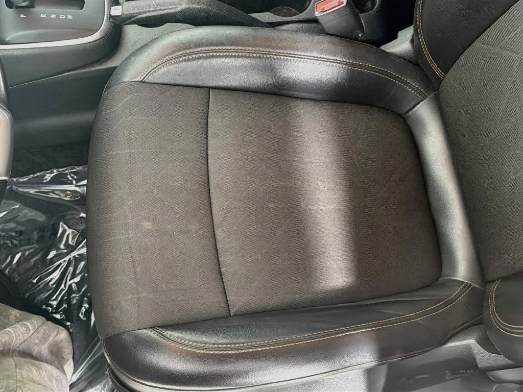 Used 2019 Chevrolet Trax LT w/ LT Convenience Package AWD/4WD image 18