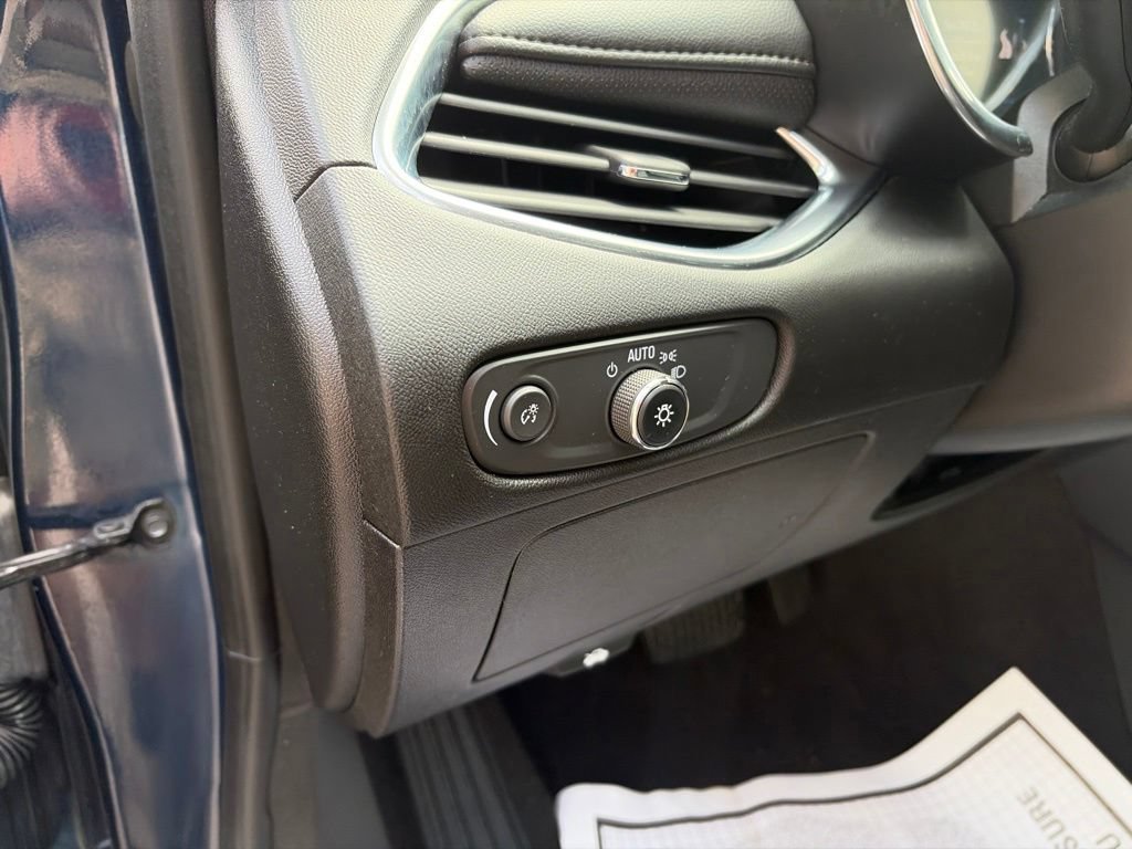 Used 2020 Chevrolet Malibu Premier FWD image 18