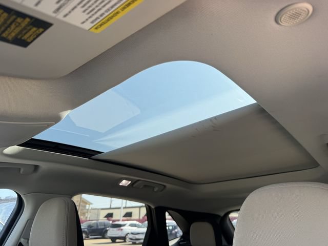 Used 2022 Ford Escape SE w/ SE Sport Appearance Package FWD image 24