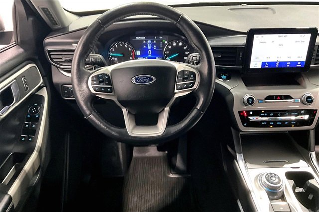 Used 2020 Ford Explorer XLT w/ Equipment Group 202A image 8