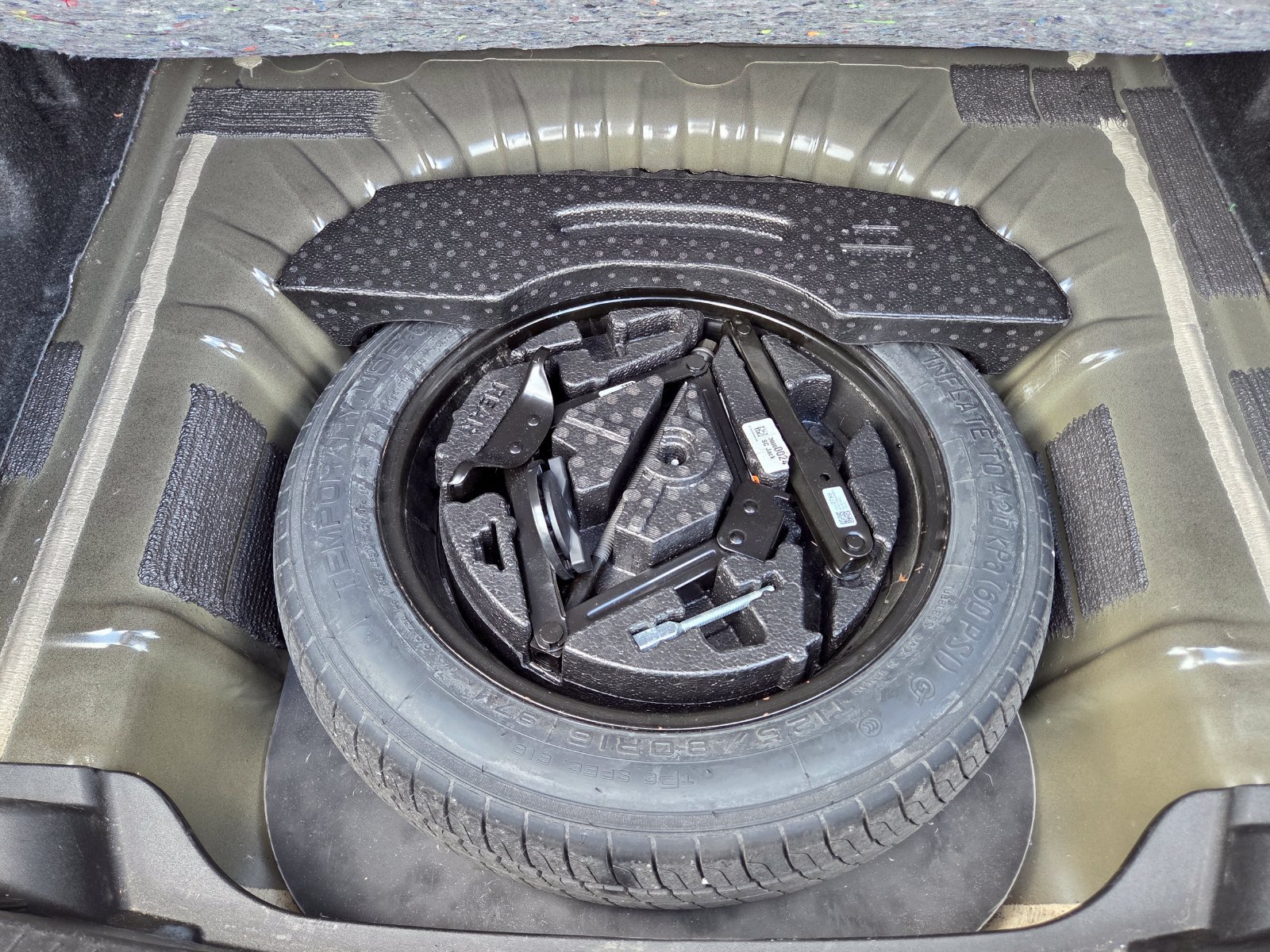 Used 2024 Chevrolet Malibu LT FWD image 28