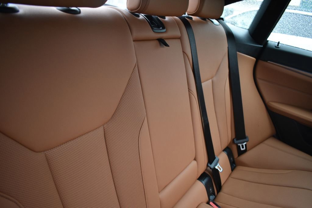 Used 2023 BMW i4 eDrive40 w/ M Sport Package image 29