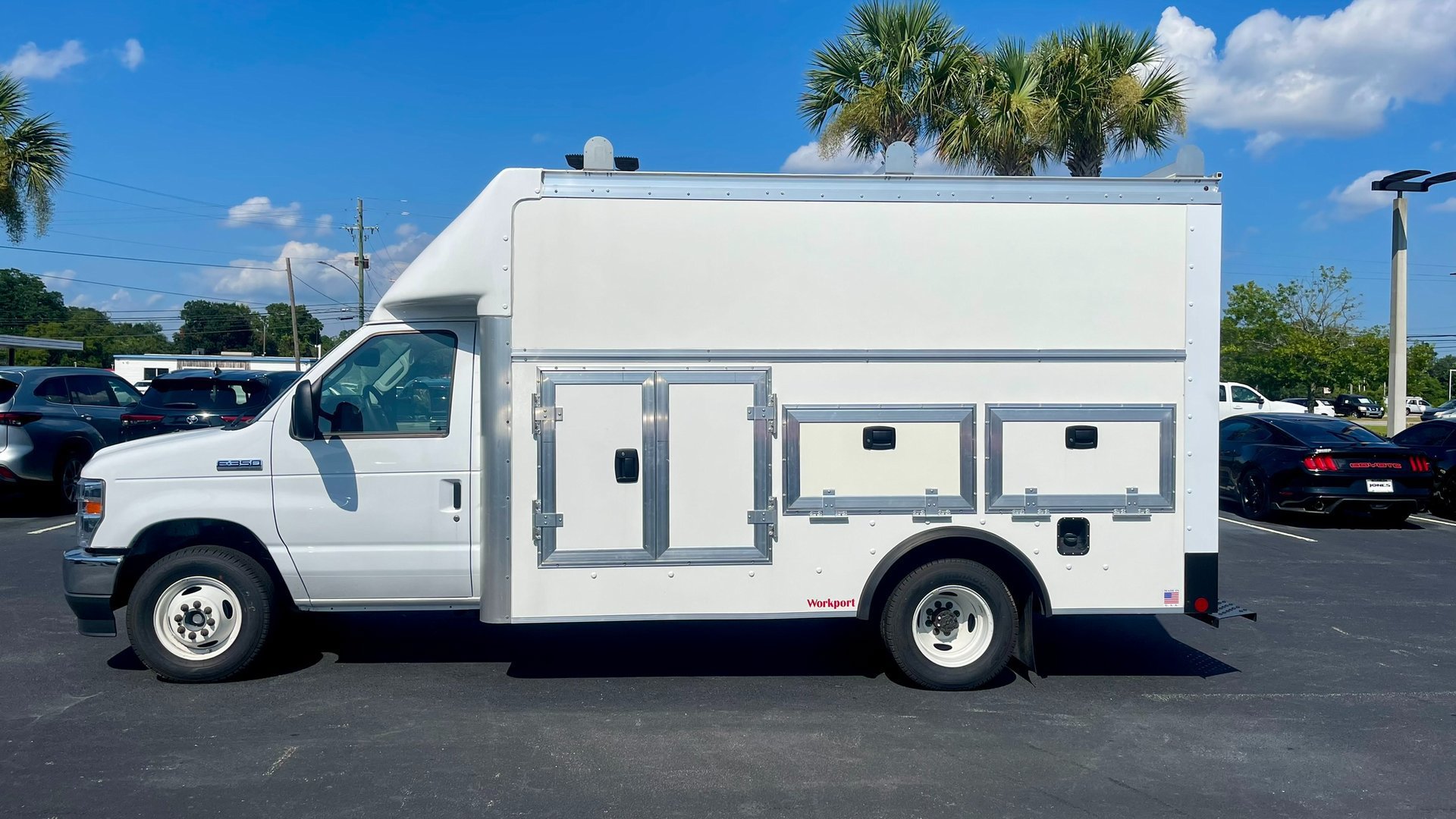 New 2024 Ford E-350 and Econoline 350 Super Duty w/ Power Windows & Locks Group RWD image 15