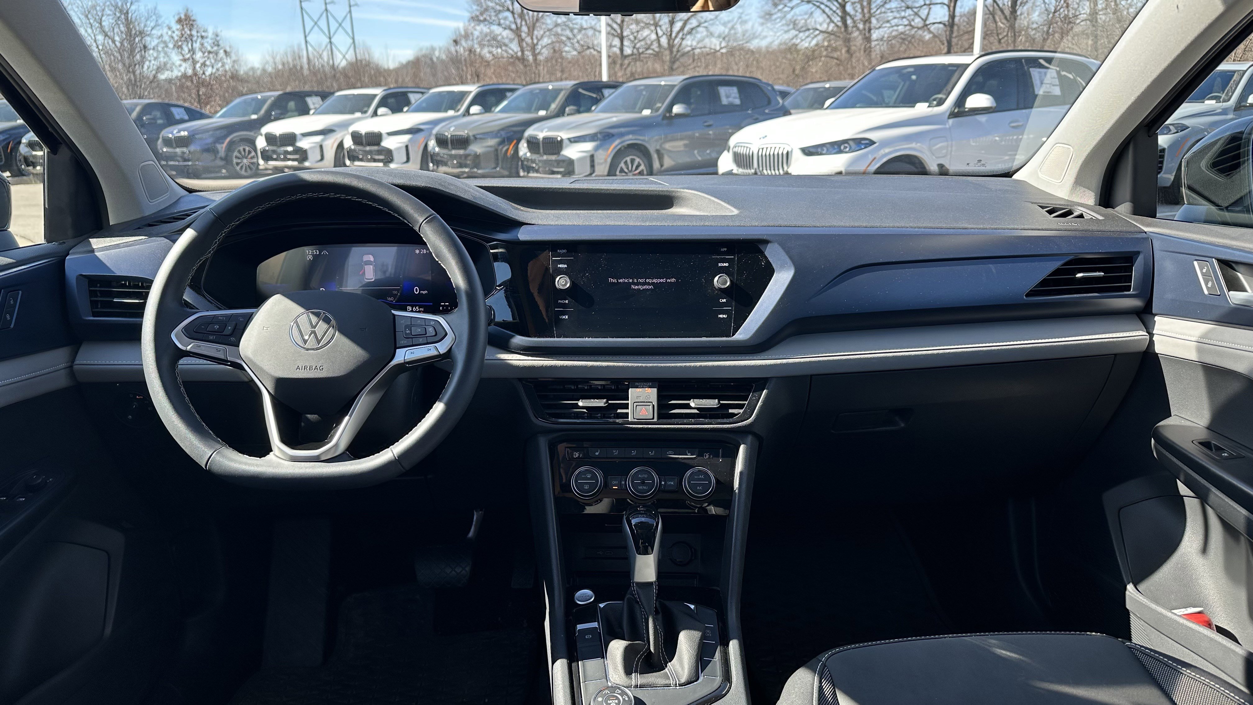 Used 2024 Volkswagen Taos SE w/ Panoramic Sunroof Package image 30