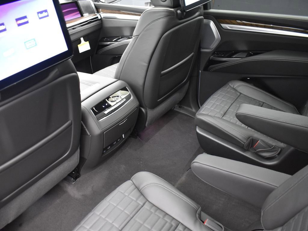 Certified 2026 Cadillac Escalade ESV Platinum Sport w/ LPO, ONYX Package image 27