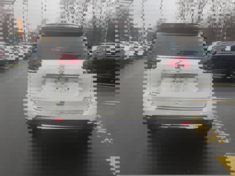 Used 2020 Nissan Rogue SV image 6