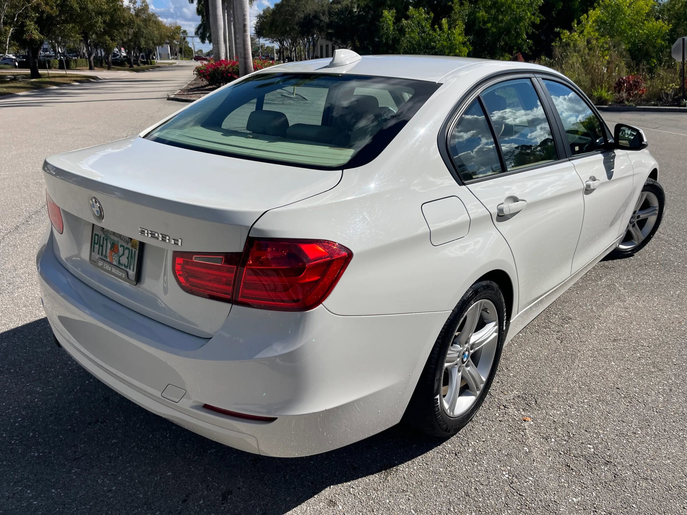 Used 2015 BMW 328d Sedan image 4