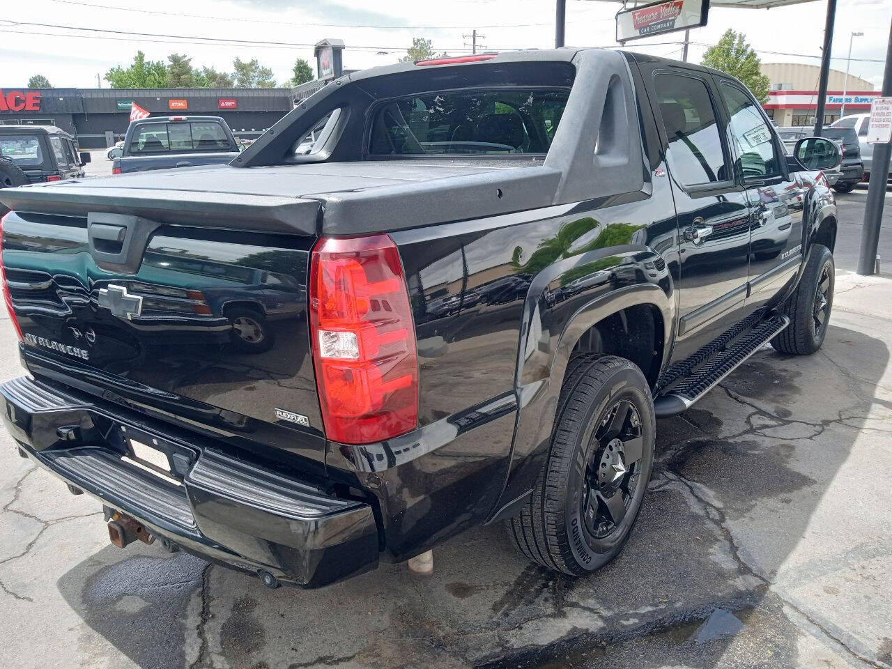 Used 2007 Chevrolet Avalanche LT w/ LT Preferred Equipment Group AWD/4WD image 6